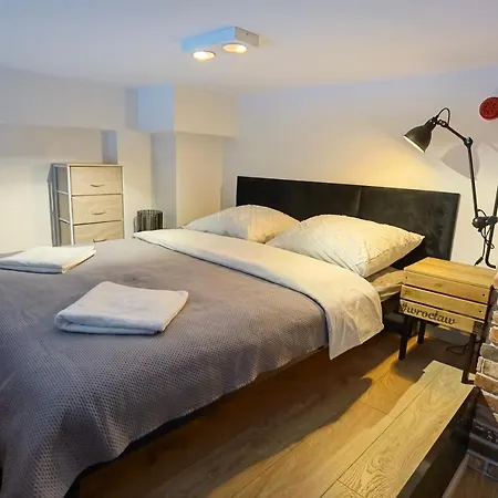 Apartament Loft Studio Airport Blisko Lotniska Zarembowicza Lotnisko Breslau Exterior foto